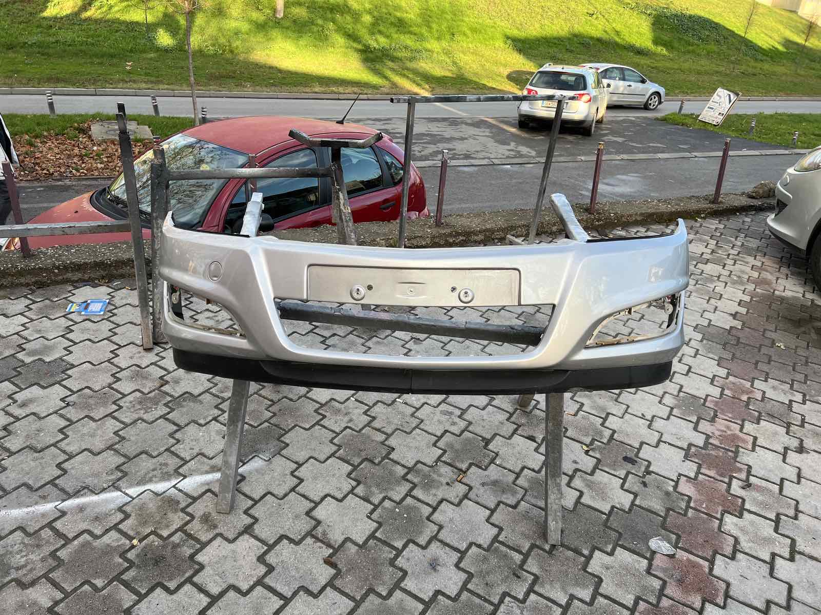 BRANIK PREDEN ZA OPEL ASTRA H